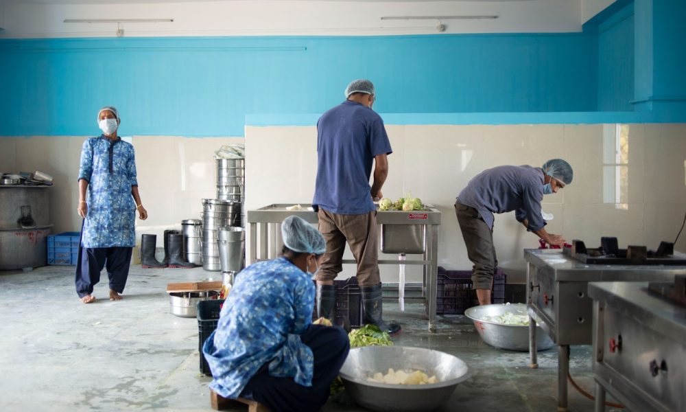 Documentation of case studies on World Food Movement school lunch programs